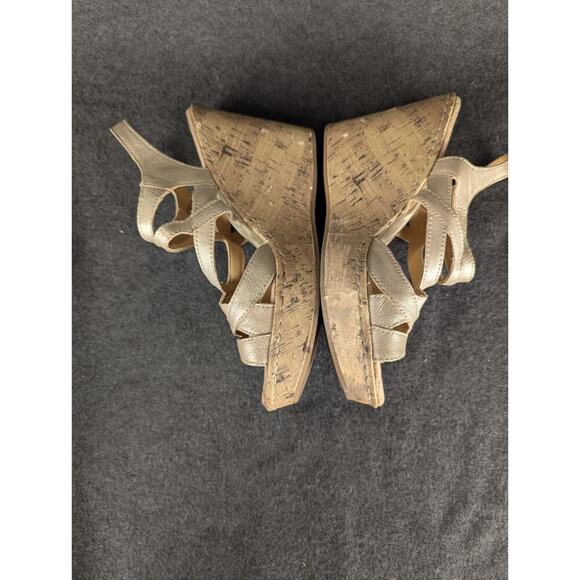BOC Gold Leather Strappy Cork Wedge Heel Sandals Women's sz 9m - Picture 2 of 10